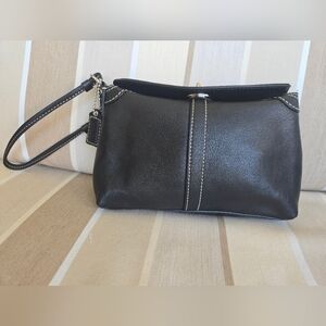 Vintage Coach Black Leather Wristlet Clutch Turnlock Accent Contrast Stitch